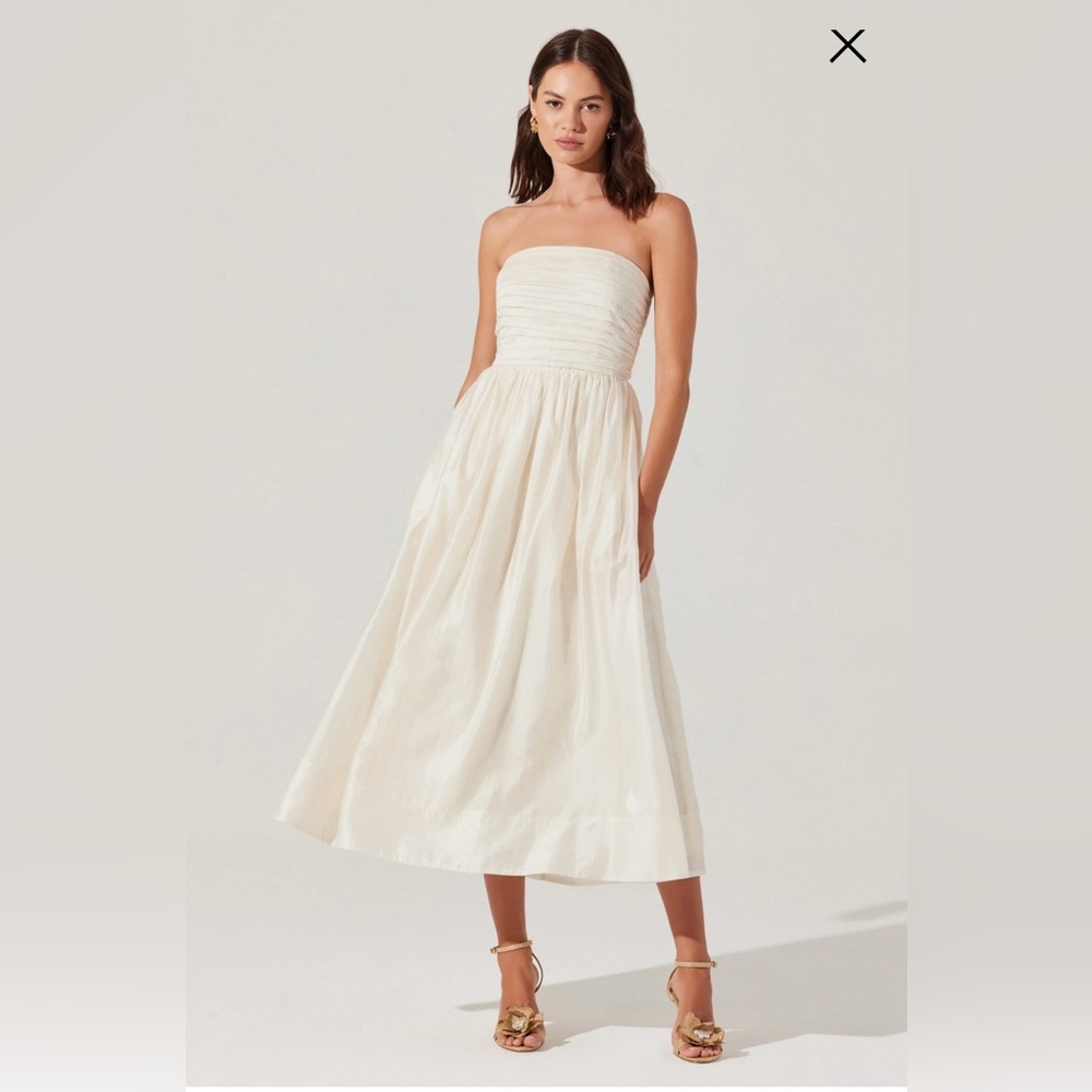 Astr Strapless Cream Dress